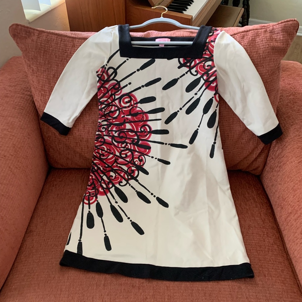 Lilly Pulitzer XS square necked dress. Cream, black, & red